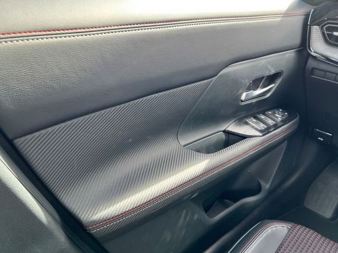 New 2025 Nissan Kicks SR image 31