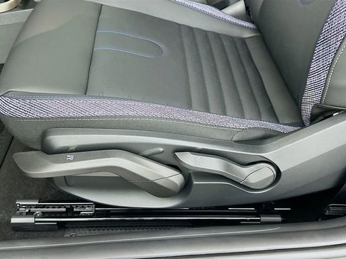 Certified 2025 MINI Cooper 2-Door Hardtop image 20