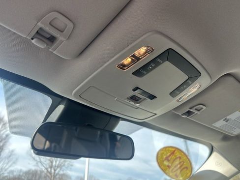 Used 2024 Toyota Sienna LE image 31