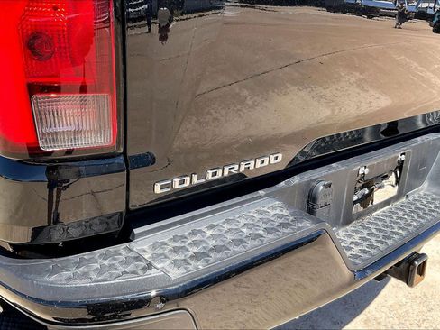 Certified 2024 Chevrolet Colorado Z71 w/ LPO, Skid Plate Package AWD/4WD image 29