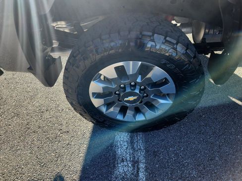 Used 2026 Chevrolet Silverado 2500 Custom w/ Custom Convenience Package image 6