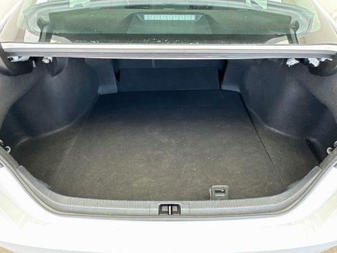 Used 2021 Toyota Camry SE FWD image 16