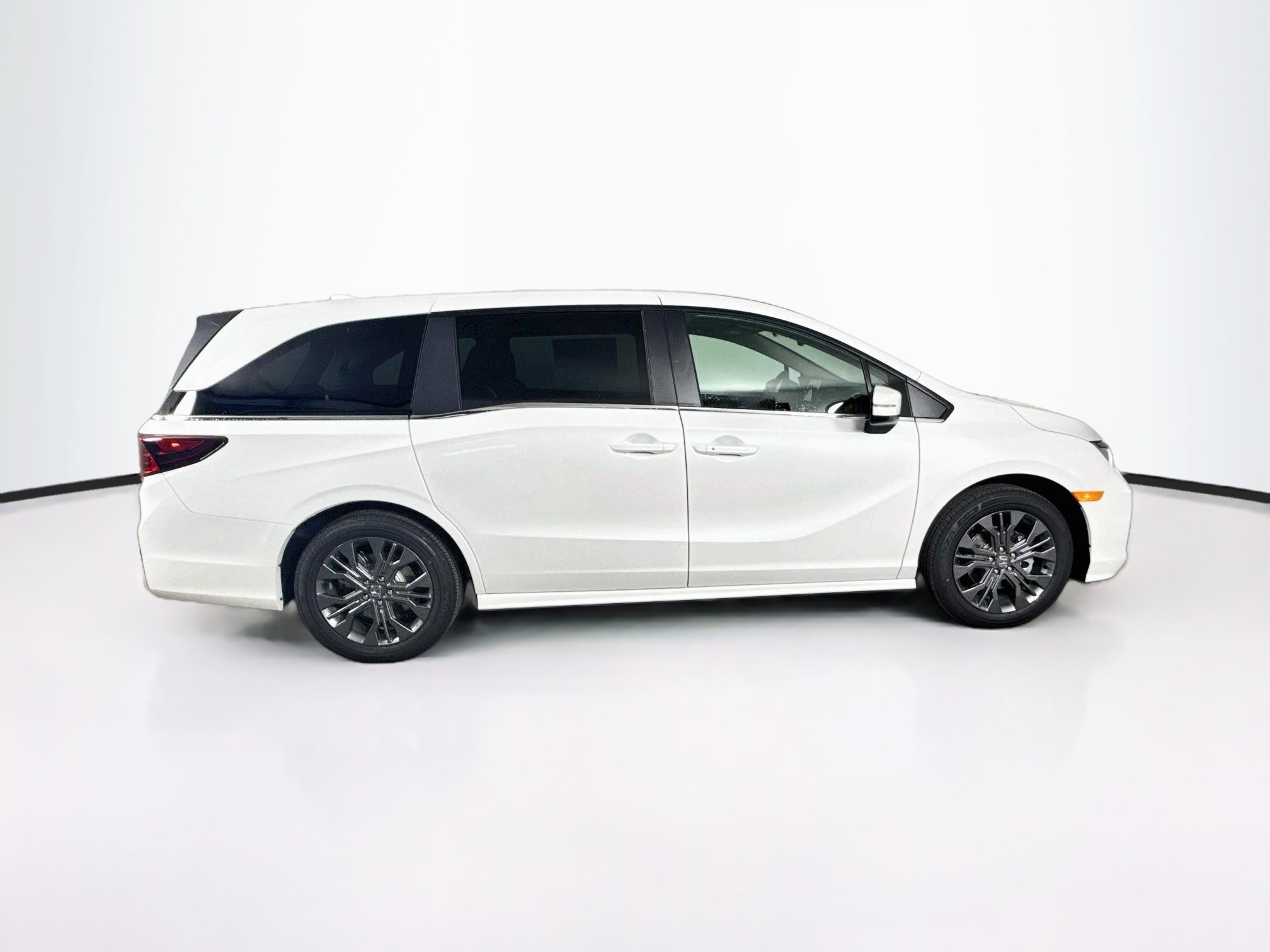 New 2027 Honda Odyssey Touring image 2