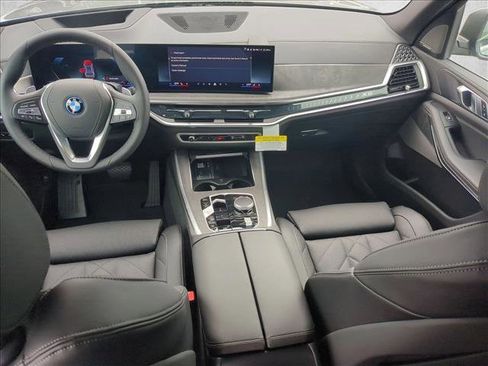 New 2026 BMW X5 xDrive50e image 15