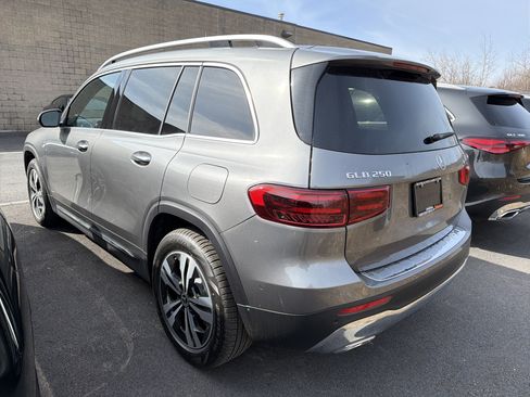 Used 2026 Mercedes-Benz GLB 250 4MATIC image 5