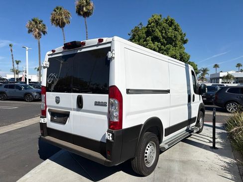Used 2025 RAM ProMaster 2500 w/ U-Haul Equipment Group FWD image 19