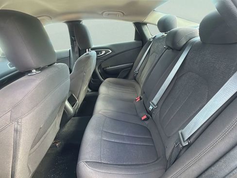 Used 2015 Chrysler 200 Limited w/ Convenience Group FWD image 18