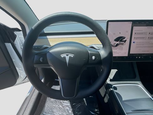 Used 2023 Tesla Model 3 Standard Range RWD image 8