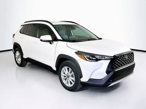 Used 2022 Toyota Corolla Cross LE image 24