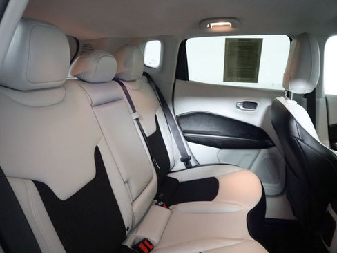 Used 2021 Jeep Compass Latitude w/ Driver Assistance Group image 58