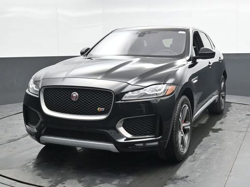 Used 2020 Jaguar F-PACE S image 5
