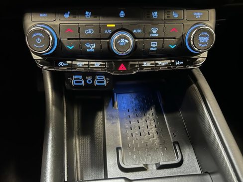 Used 2025 Dodge Durango GT AWD/4WD image 17