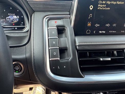 Used 2023 GMC Yukon SLT w/ SLT Premium Package AWD/4WD image 26