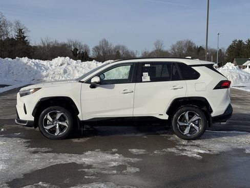 New 2025 Toyota RAV4 SE image 6