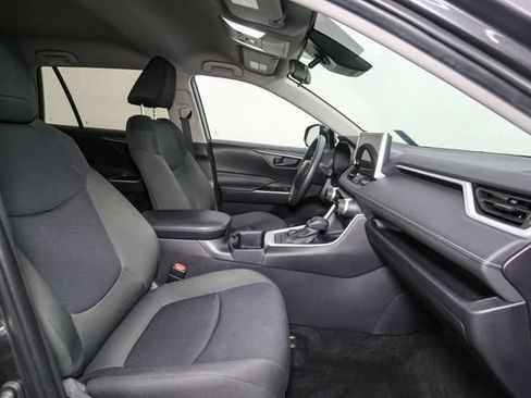 Used 2024 Toyota RAV4 LE AWD/4WD image 17