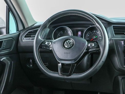 Used 2021 Volkswagen Tiguan SE w/ Panoramic Sunroof Package FWD image 12