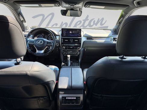 Used 2023 Lexus GX 460 Luxury w/ Sport Design Package AWD/4WD image 18