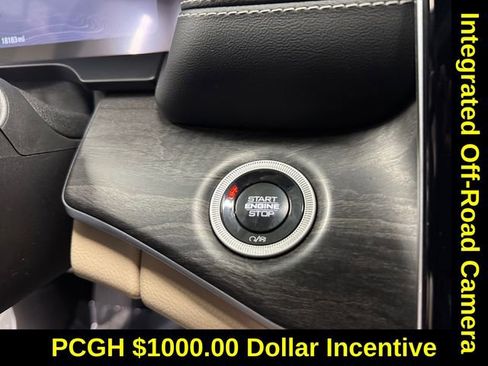 Used 2024 Jeep Grand Cherokee Limited w/ Luxury Tech Group II image 21