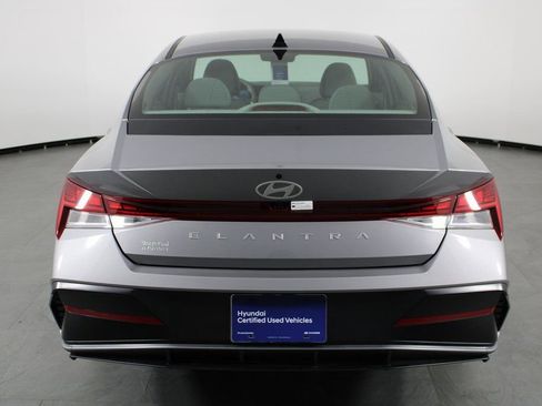 Certified 2025 Hyundai Elantra SEL image 9