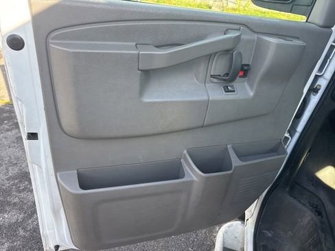 Used 2019 GMC Savana 2500 w/ Driver Convenience Package RWD image 16