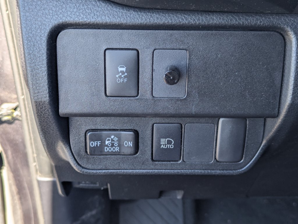 Used 2021 Toyota Tacoma SR AWD/4WD image 24