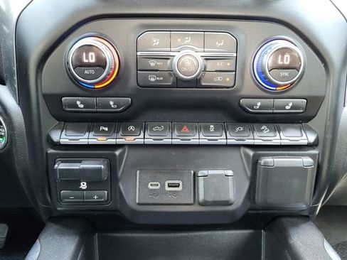 Used 2019 Chevrolet Silverado 1500 LT Trail Boss AWD/4WD image 18