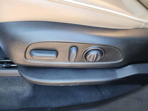 Used 2023 Chevrolet Traverse Premier image 17