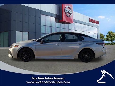 Used 2023 Toyota Camry XSE image 2