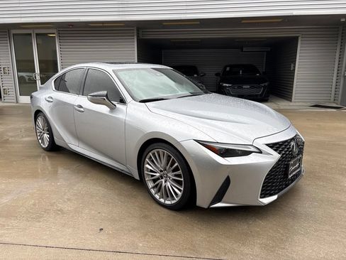 Used 2023 Lexus IS 300 w/ Premium Package RWD image 3