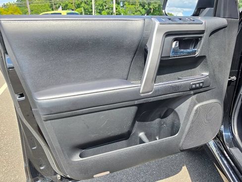 Used 2022 Toyota 4Runner Limited AWD/4WD image 19