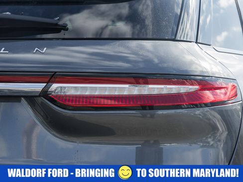 Used 2022 Lincoln Corsair Standard w/ Premium Package image 6