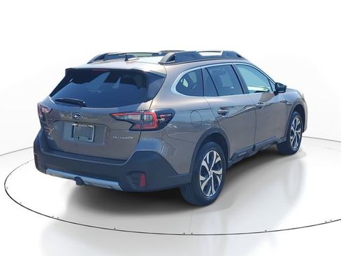 Certified 2022 Subaru Outback Limited AWD/4WD image 4
