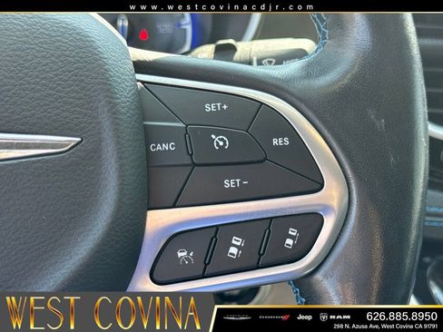 Used 2021 Chrysler Pacifica Touring-L w/ Premium & Safety Sphere Group AWD/4WD image 19