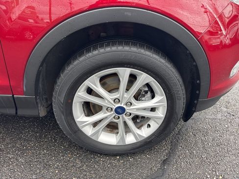 Used 2017 Ford Escape SE image 9