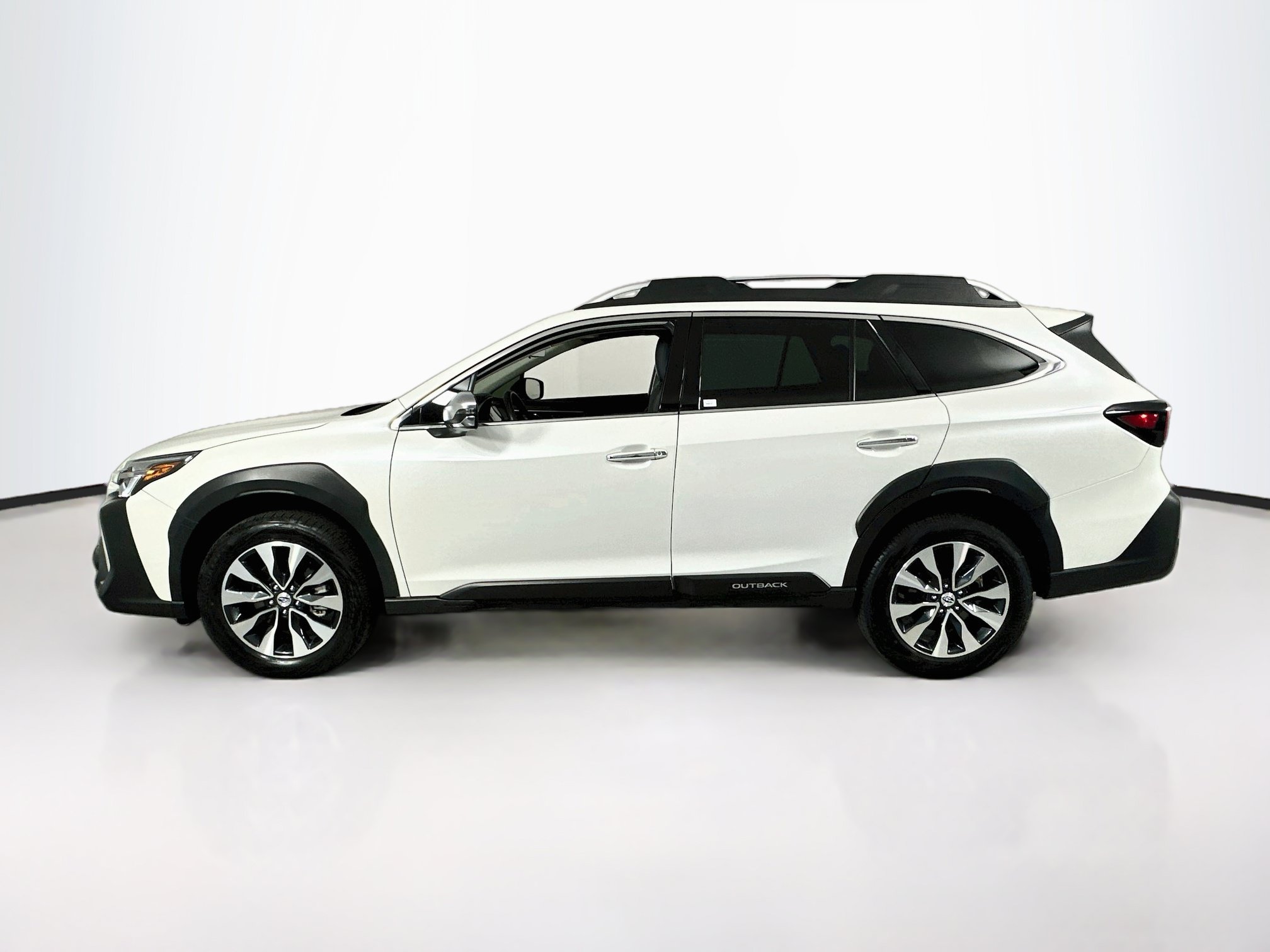 Used 2024 Subaru Outback Touring XT AWD/4WD image 8