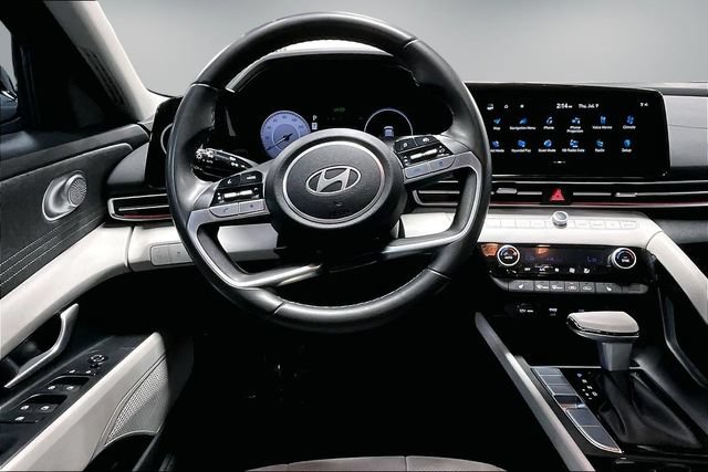 Used 2025 Hyundai Elantra Limited FWD image 10