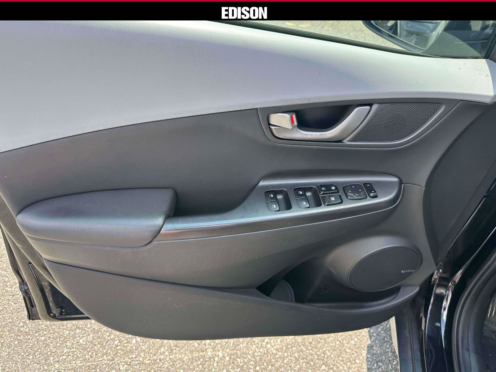 Used 2019 Hyundai Kona Limited w/ Cargo Package AWD/4WD image 14
