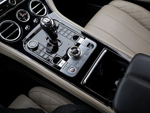 Used 2022 Bentley Continental GT AWD/4WD image 28