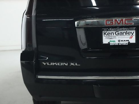Used 2020 GMC Yukon XL Denali AWD/4WD image 46