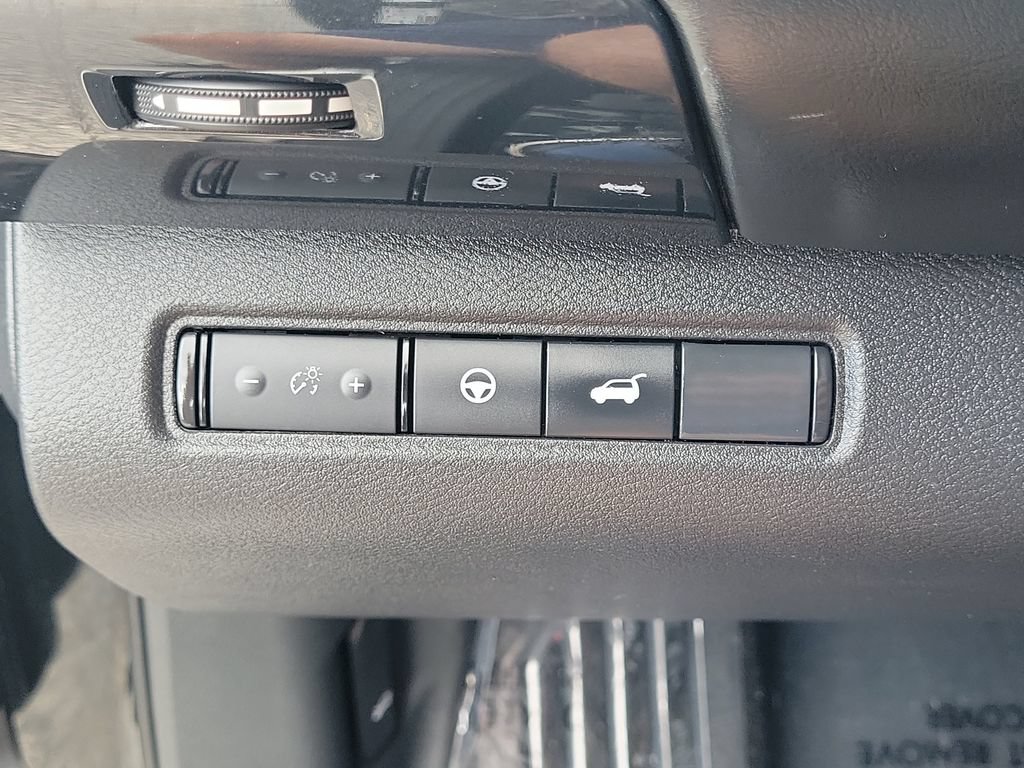 Used 2023 Nissan Pathfinder SV w/ SV Premium Package AWD/4WD image 25