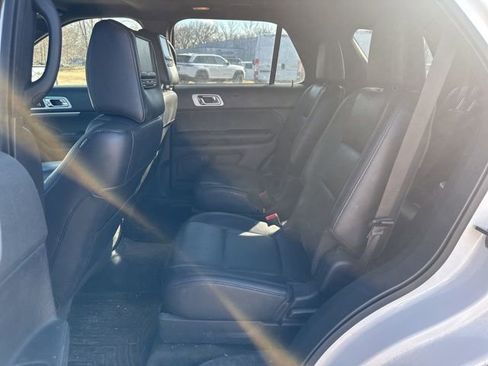 Used 2014 Ford Explorer XLT w/ Equipment Group 202A image 14