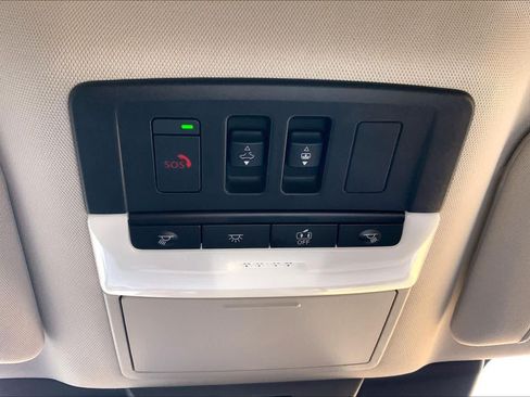 Used 2024 Nissan Pathfinder Platinum FWD image 35