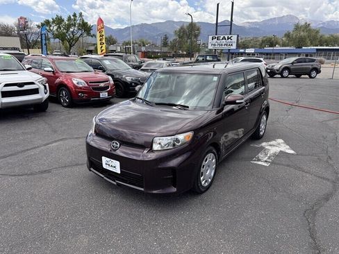 Used 2015 Scion xB FWD image 3