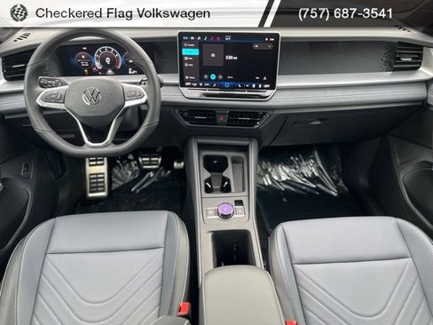 New 2026 Volkswagen Tiguan SE R-Line FWD image 28