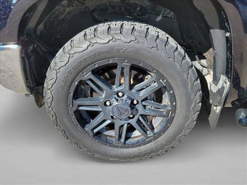 Used 2017 Toyota Tundra SR5 w/ SR5 Upgrade Package AWD/4WD image 9
