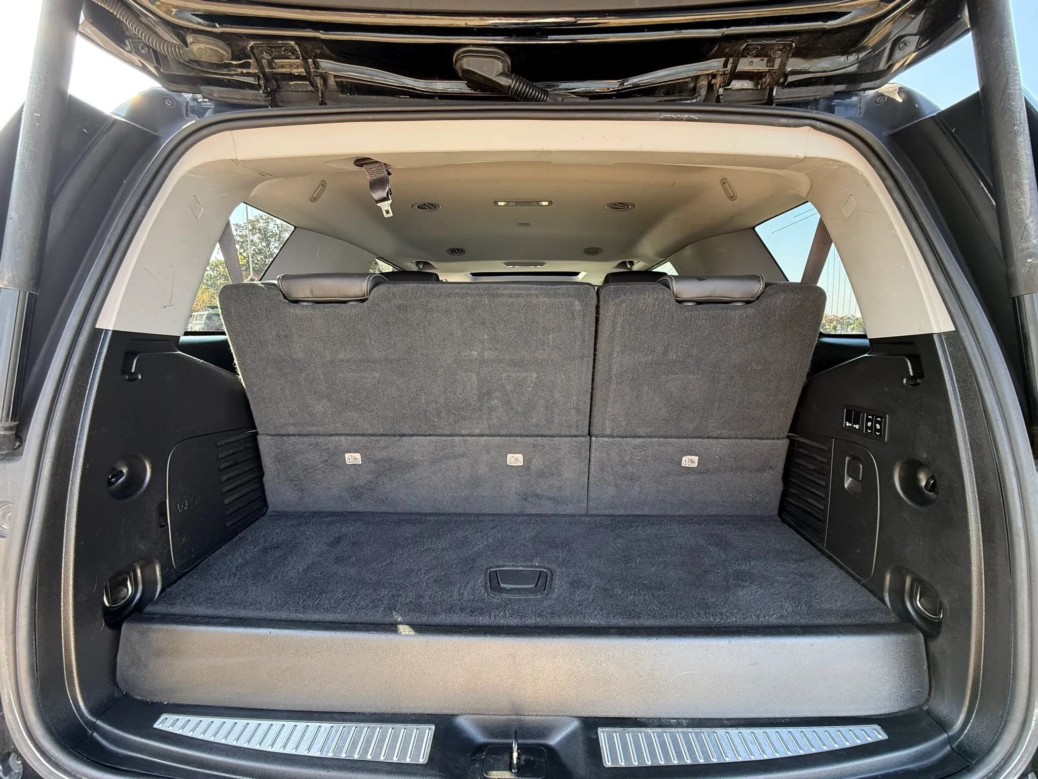 Used 2017 GMC Yukon Denali AWD/4WD image 14