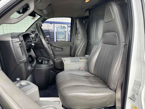 Used 2019 Chevrolet Express 3500 Extended w/ Driver Convenience Package RWD image 10