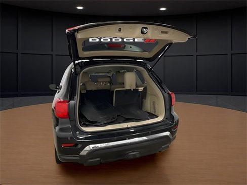 Used 2018 Nissan Pathfinder SL w/ Cargo Package image 6