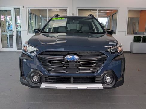 Used 2023 Subaru Outback Limited image 2