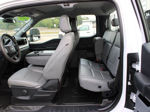 Used 2024 Ford F250 XL w/ XL Chrome Package RWD image 22